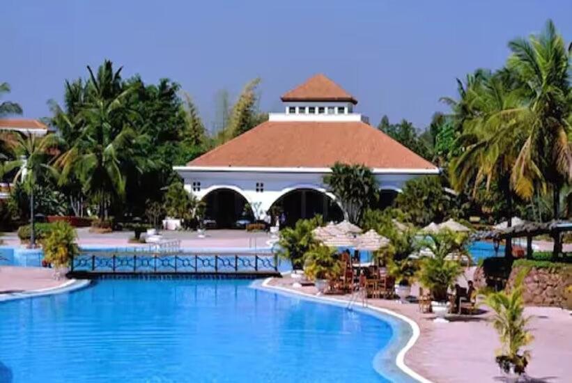 The Golden Palms Hotel & Spa Chik Banavar Экстерьер фото